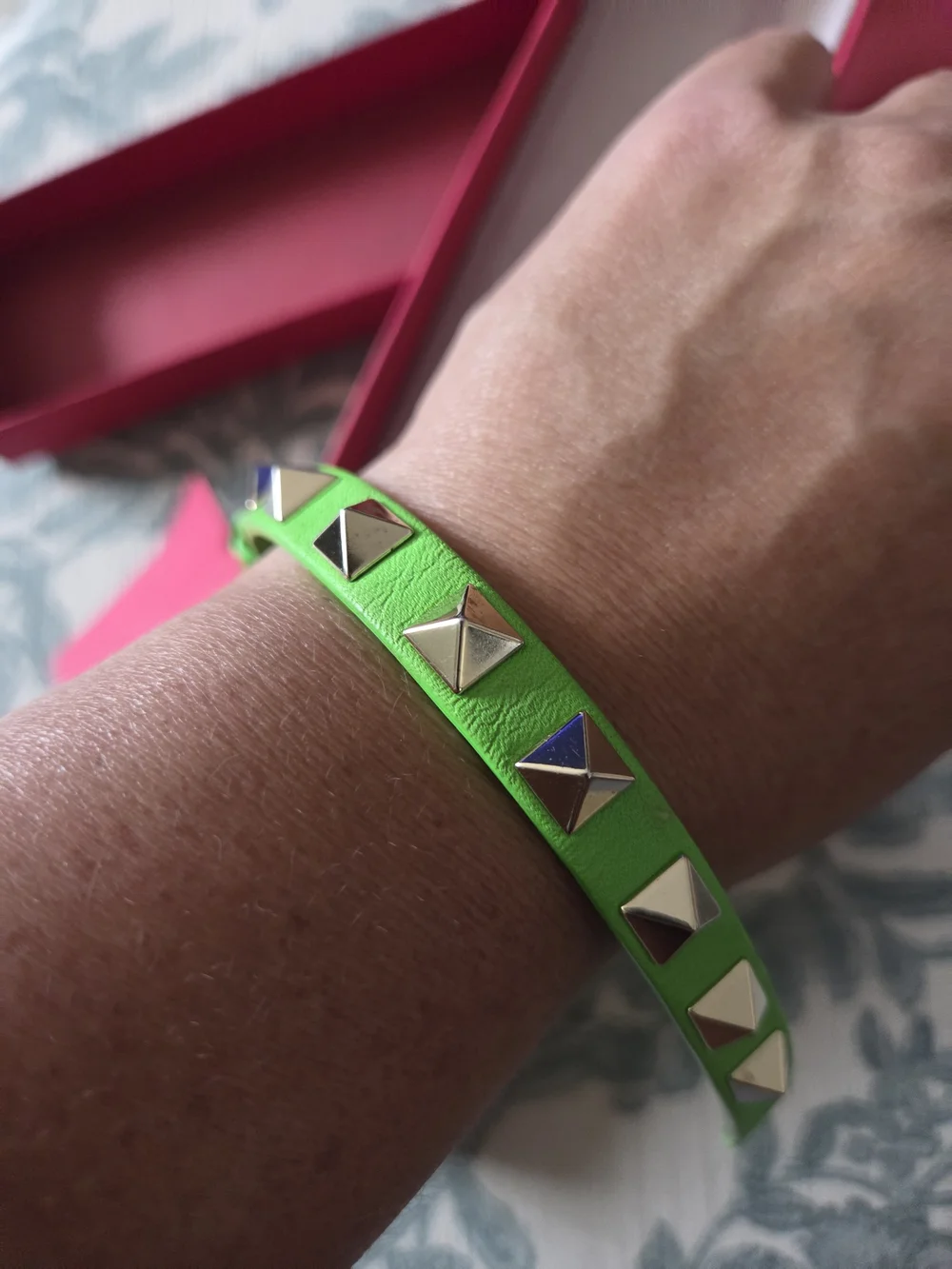 💚✨️Authentic Valentino Garavani Lime Rockstud Leather Bracelet✨️💚